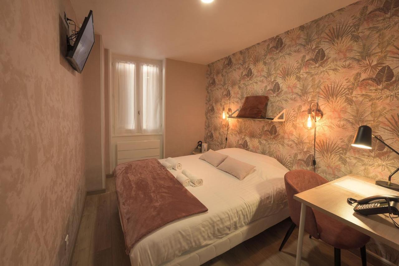 Hotel De La Croisee Poncin エクステリア 写真