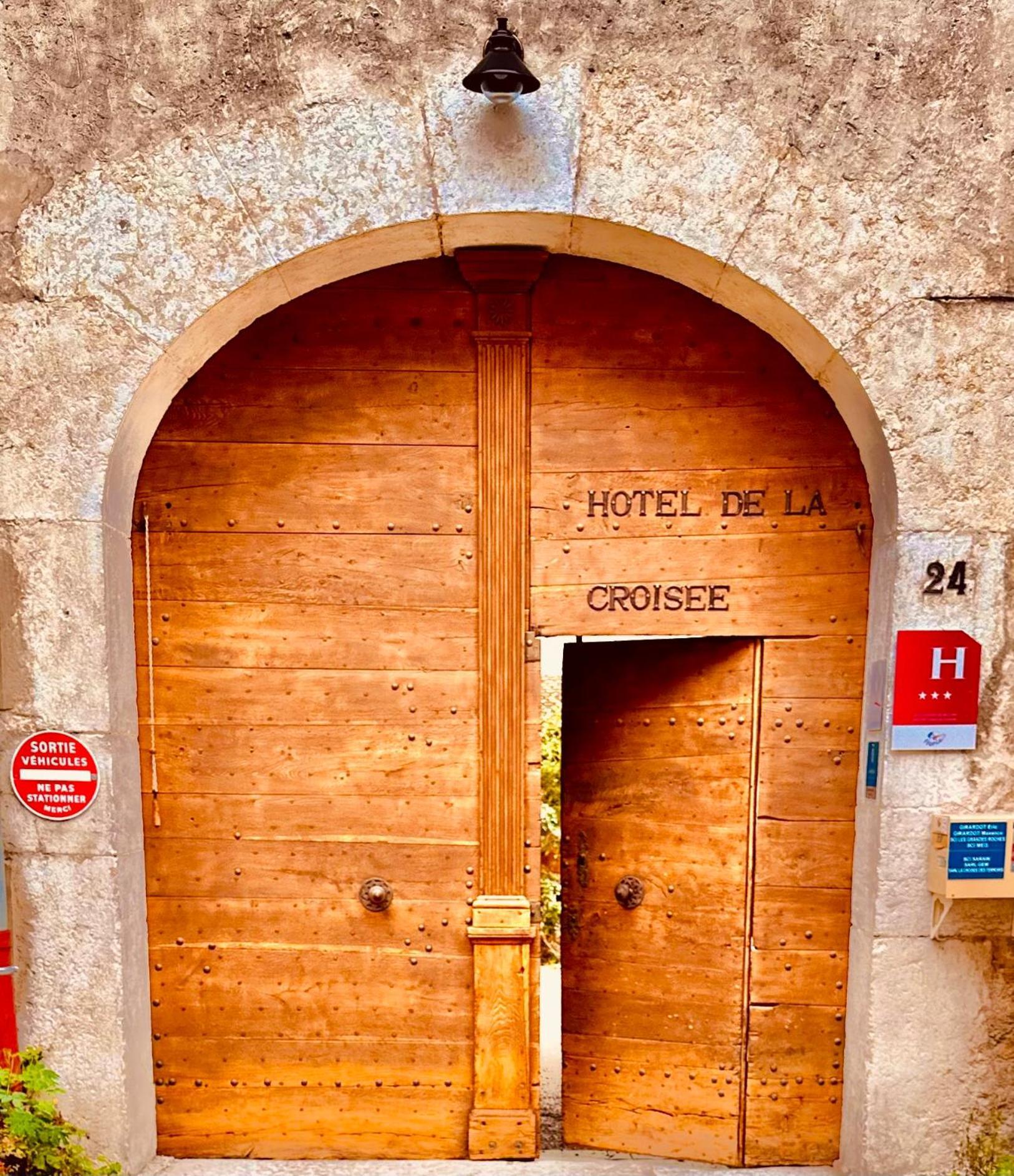 Hotel De La Croisee Poncin エクステリア 写真